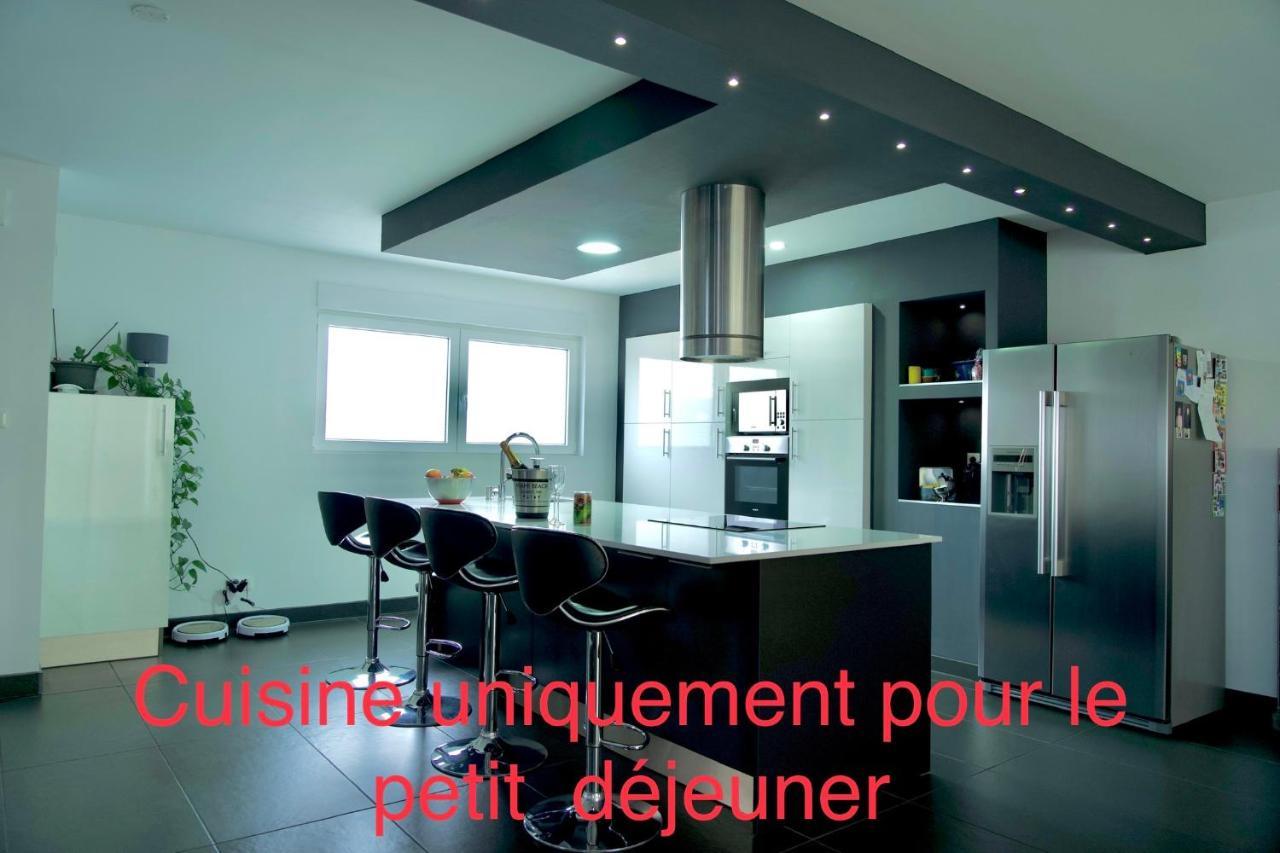B&B Chez L'Habitant Chambre Privative Sur La Route Des Vins Tv Parking Box Velo Issenheim Екстериор снимка